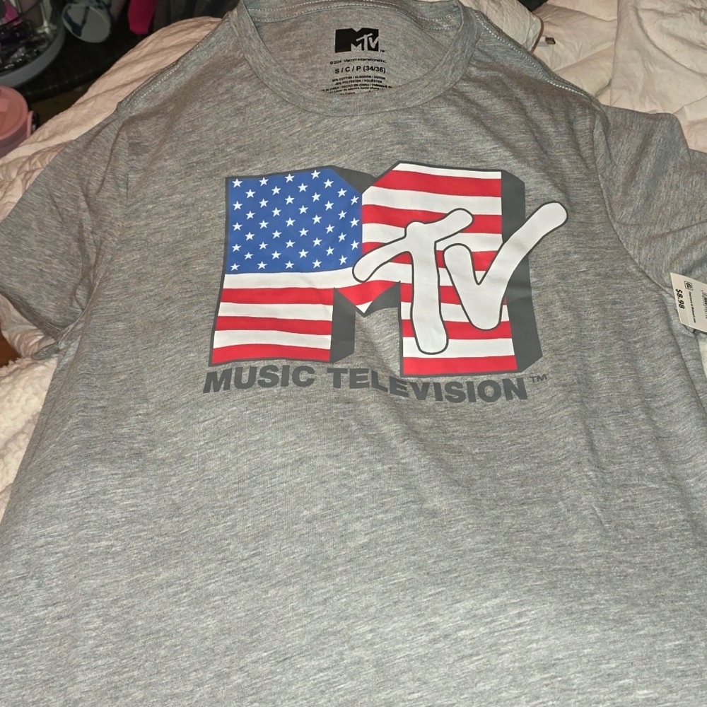 MTV MUSIC TELEVISION w/ LOGO Men's Small Tee 34-36 (runs small it appears)